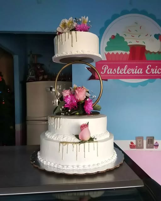 Pastel de pisos para boda, hecho por Pastelería Erica